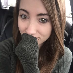 Meet your Posher, Caitlyn
